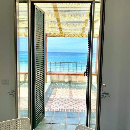 Waikiki Beach Apartments Santa Maria di Castellabate Eksteriør bilde