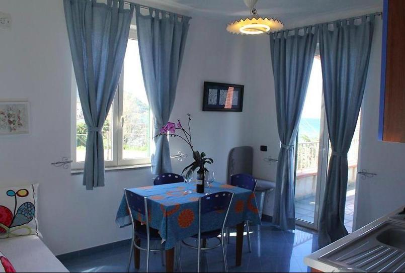 Waikiki Beach Apartments Santa Maria di Castellabate Eksteriør bilde