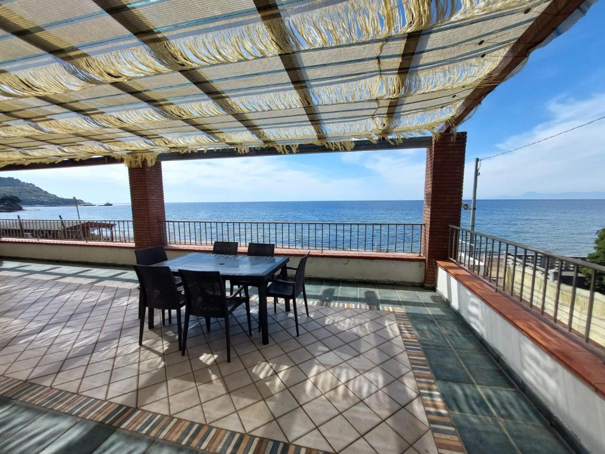 Waikiki Beach Apartments Santa Maria di Castellabate Eksteriør bilde