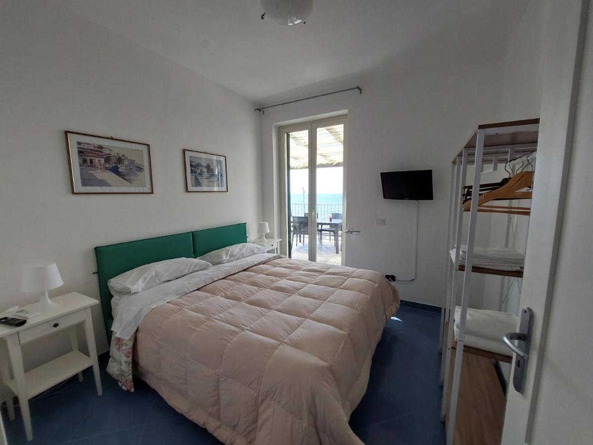 Waikiki Beach Apartments Santa Maria di Castellabate Eksteriør bilde