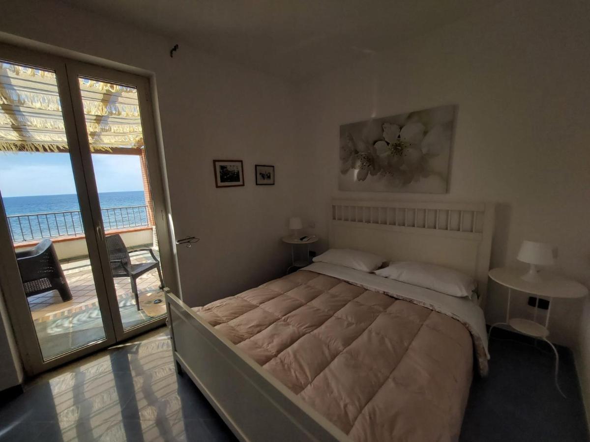 Waikiki Beach Apartments Santa Maria di Castellabate Eksteriør bilde
