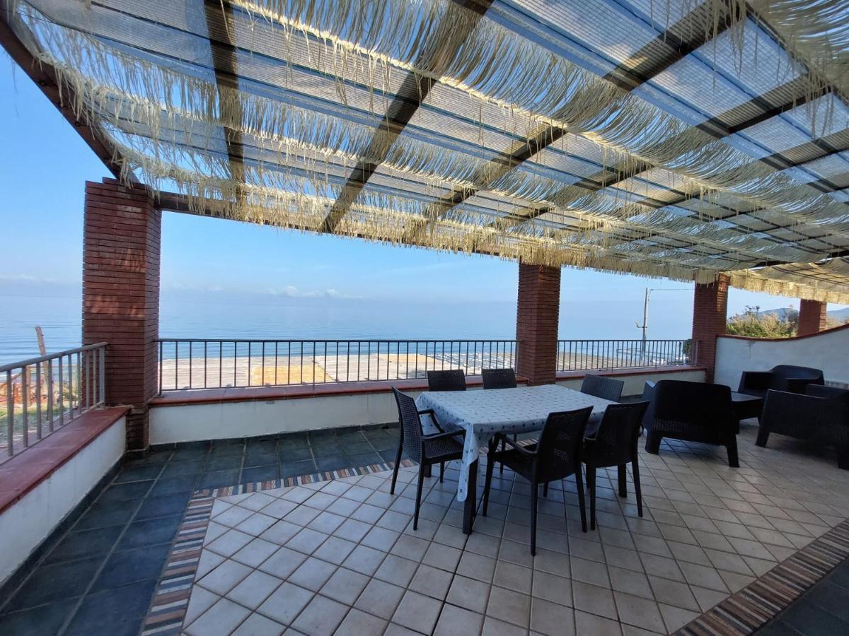 Waikiki Beach Apartments Santa Maria di Castellabate Eksteriør bilde