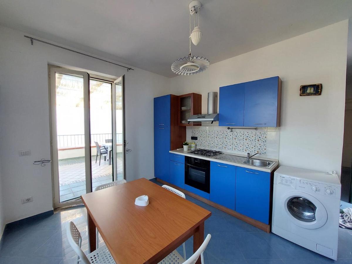 Waikiki Beach Apartments Santa Maria di Castellabate Eksteriør bilde